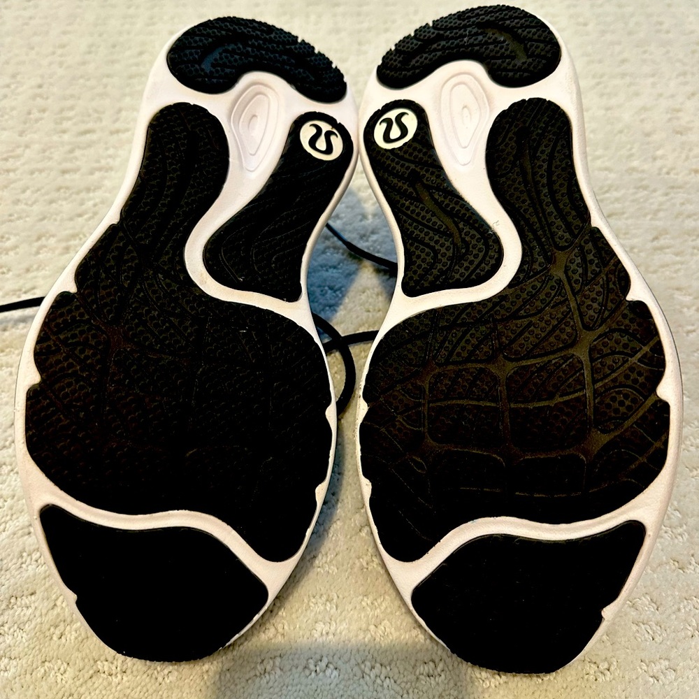 LULULEMON TENNIS SHOES